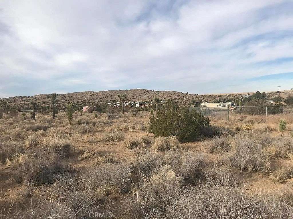 2.5 Acres of Residential Land for Sale in Pearblossom, California