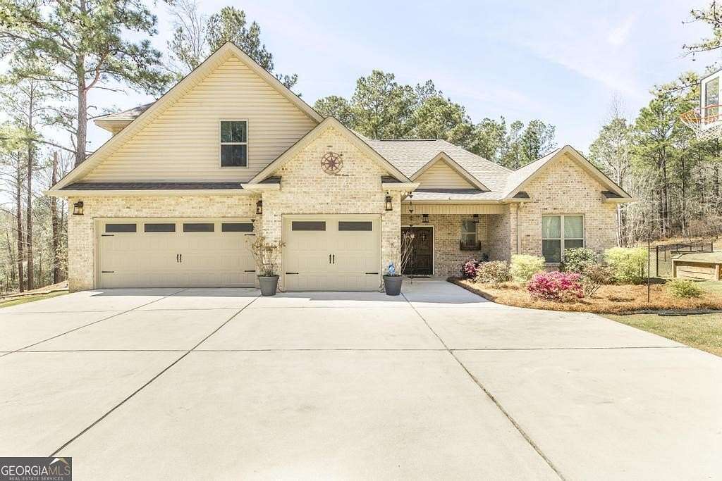 5.27 Acres of Residential Land with Home for Sale in Fort Valley, Georgia