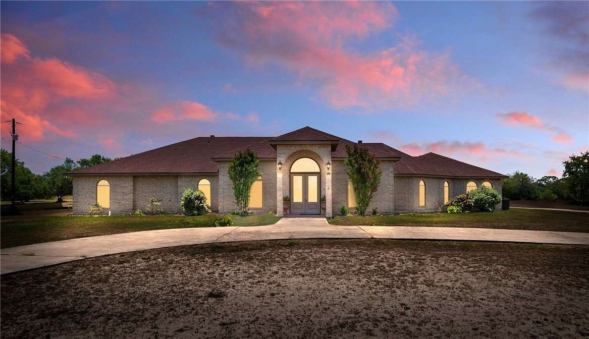 12 Acres of Recreational Land with Home for Sale in Robstown, Texas