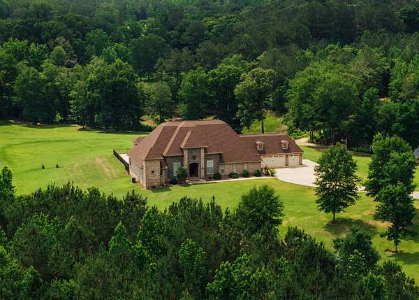 39.3 Acres of Land with Home for Sale in Little Rock, Mississippi