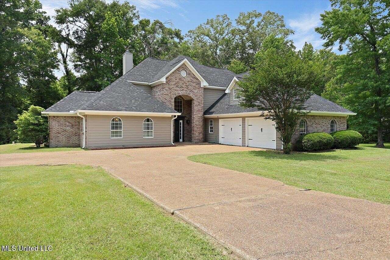 2 Acres of Residential Land with Home for Sale in Jackson, Mississippi