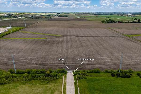 40 Acres of Commercial Land for Sale in North Liberty, Iowa