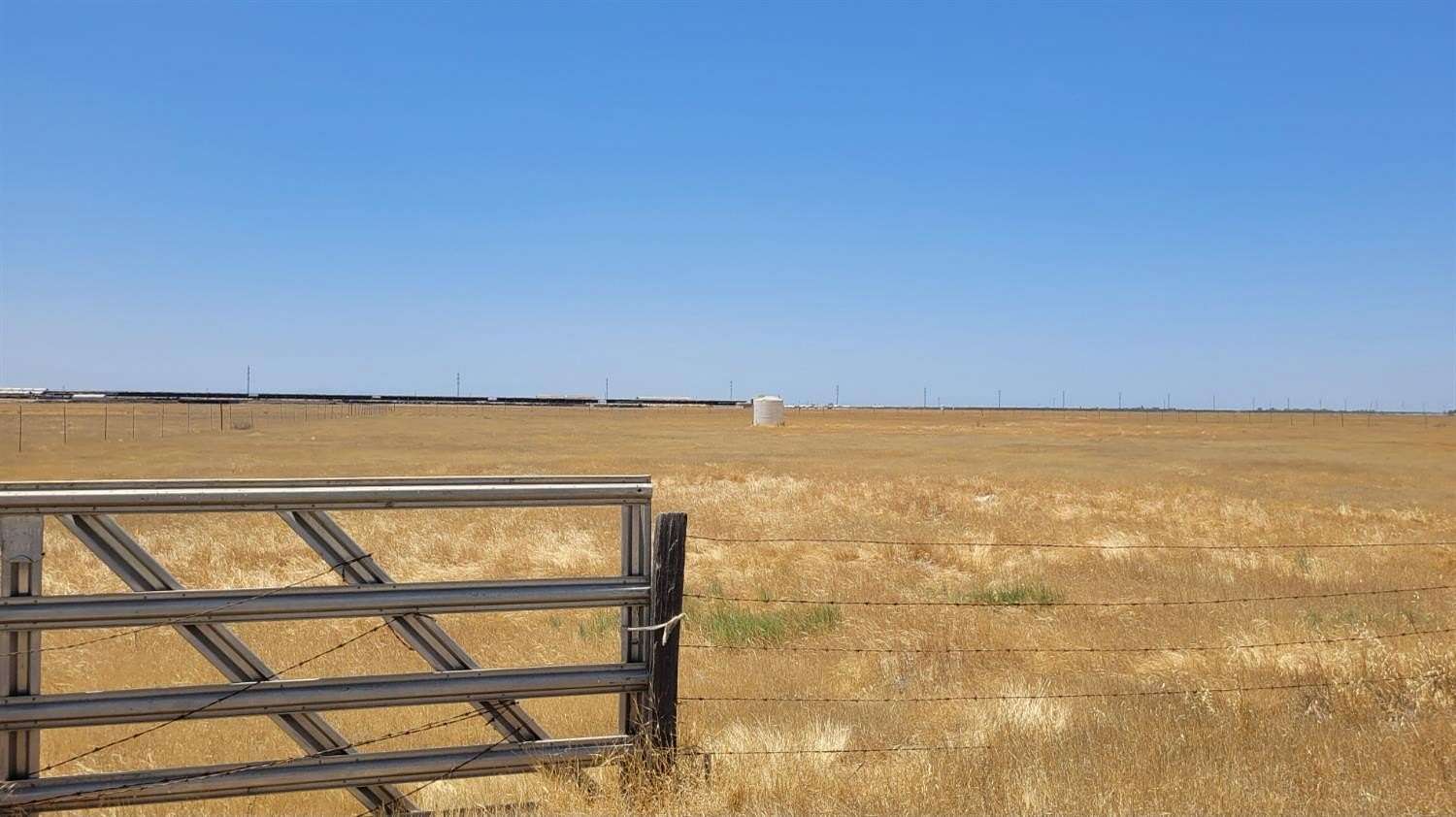 4.6 Acres of Residential Land for Sale in Pixley, California