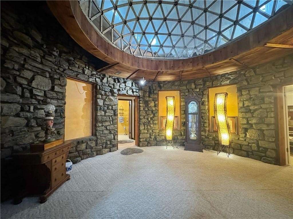 1.63 Acres of Residential Land with Home for Sale in Dover, Arkansas