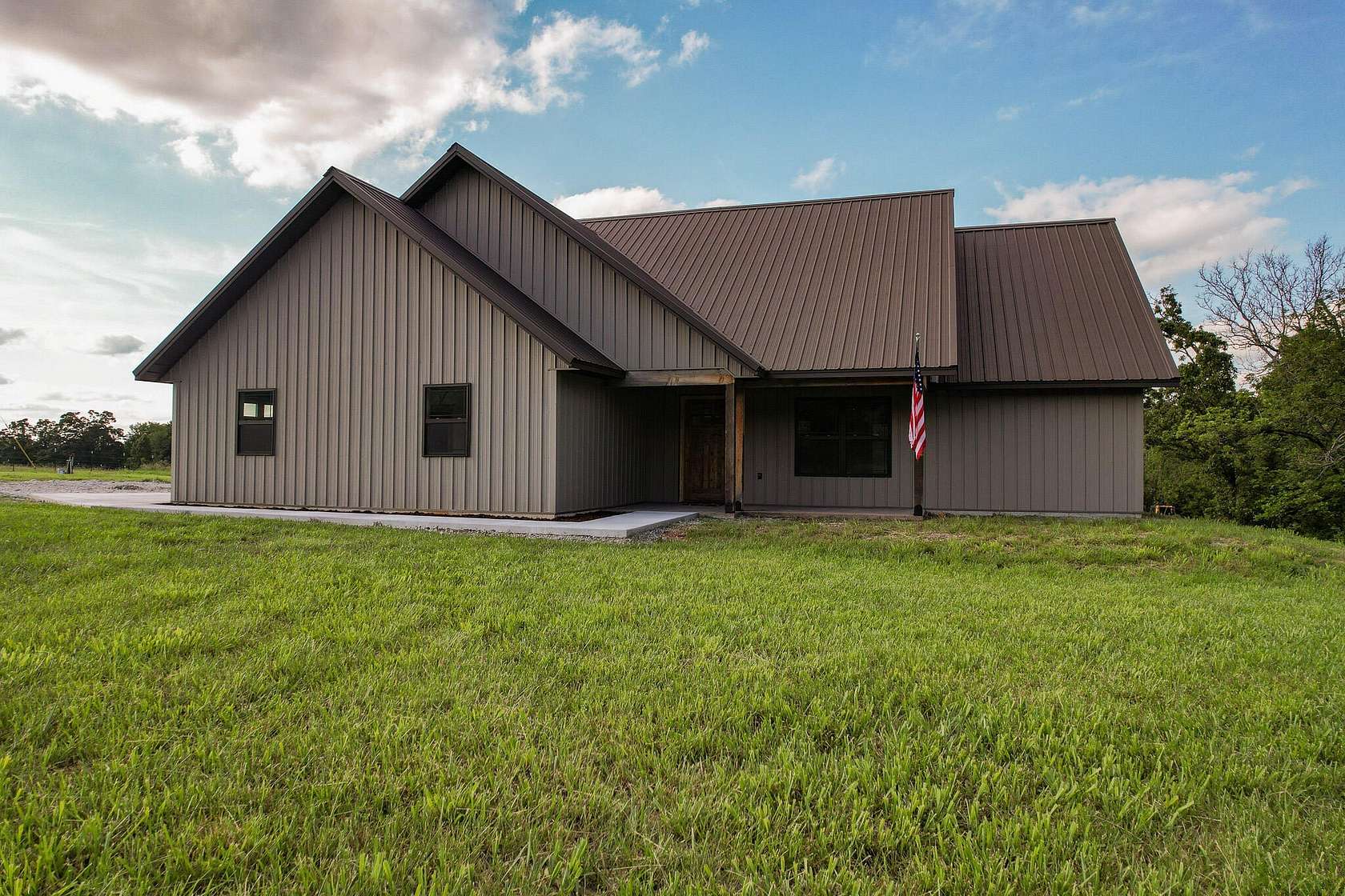 4 Acres of Residential Land with Home for Sale in Neosho, Missouri