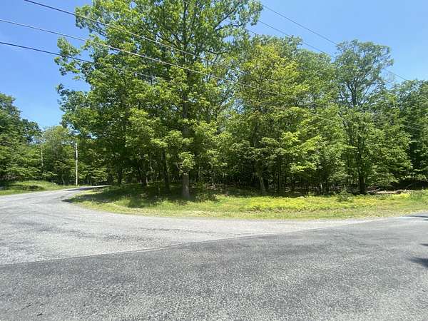 0.44 Acres of Residential Land for Sale in Bushkill, Pennsylvania