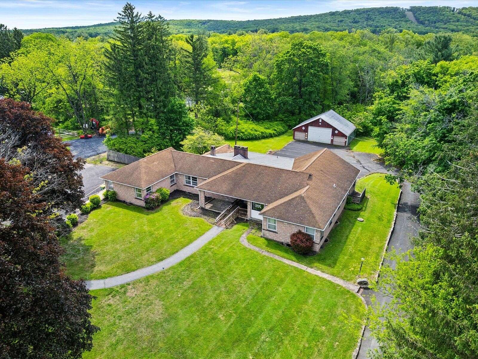 2.6 Acres of Improved Mixed-Use Land for Sale in Brodheadsville, Pennsylvania