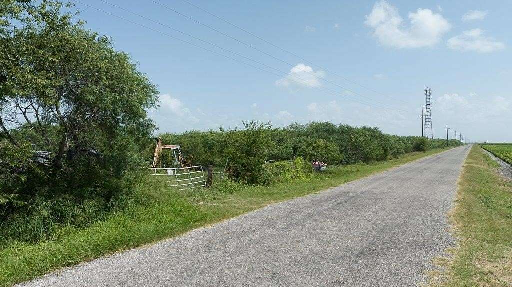 30 Acres of Recreational Land for Sale in Bayside, Texas