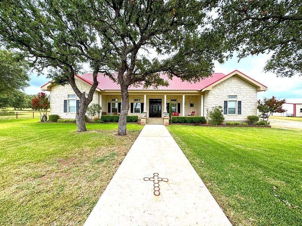 51 Acres of Land with Home for Sale in Fredonia, Texas