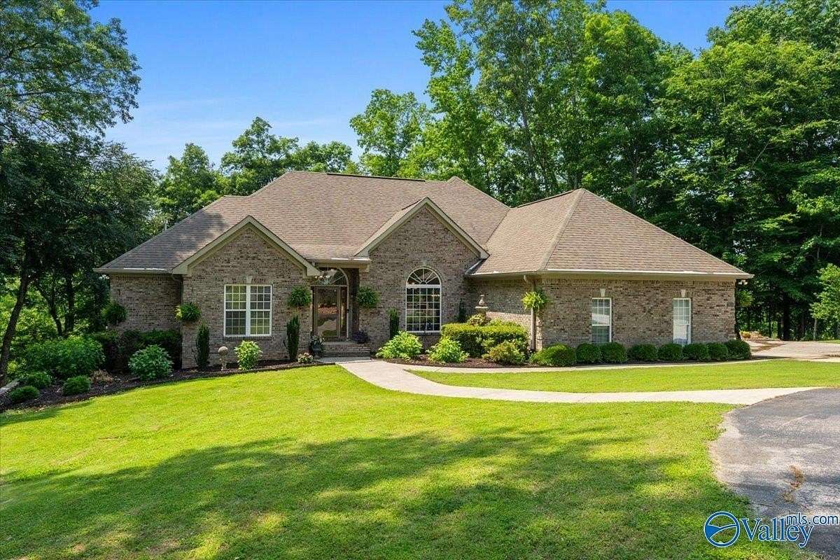 3 Acres of Residential Land with Home for Sale in Hazel Green, Alabama