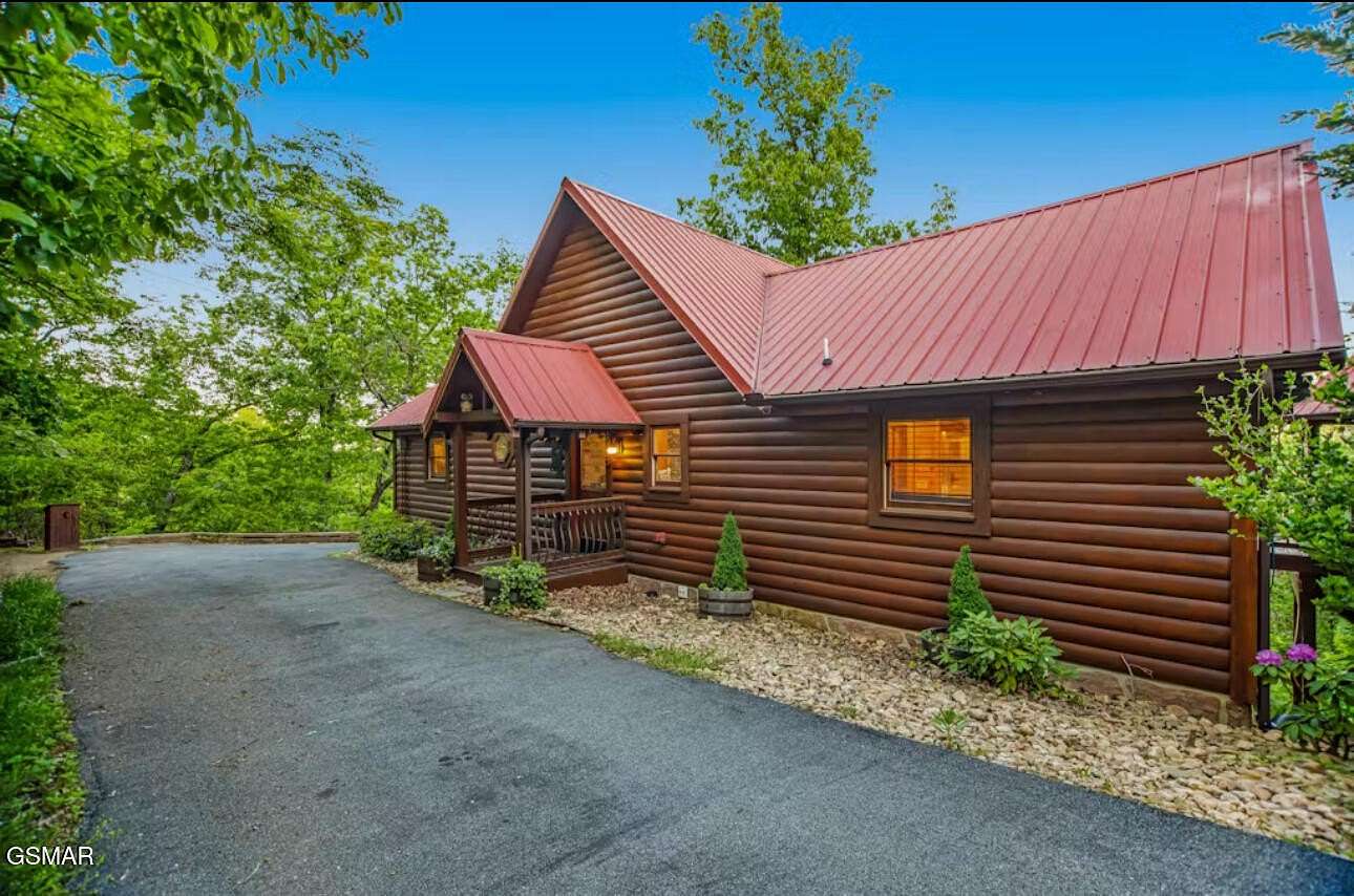 2.53 Acres of Residential Land with Home for Sale in Sevierville, Tennessee