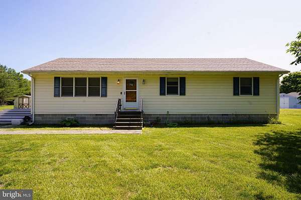 1.73 Acres of Residential Land with Home for Sale in Laurel, Delaware