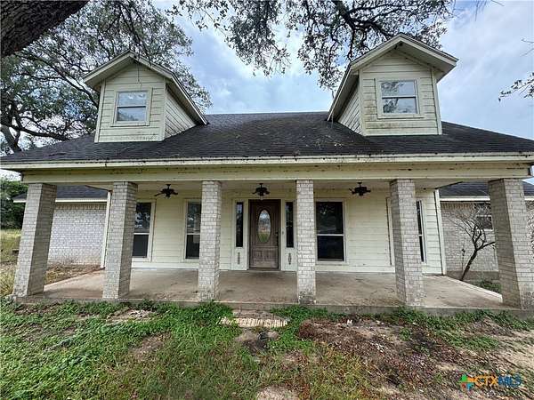 11.9 Acres of Land with Home for Sale in Victoria, Texas