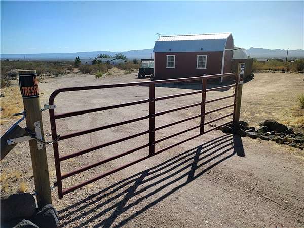 1.2 Acres of Land for Sale in Golden Valley, Arizona