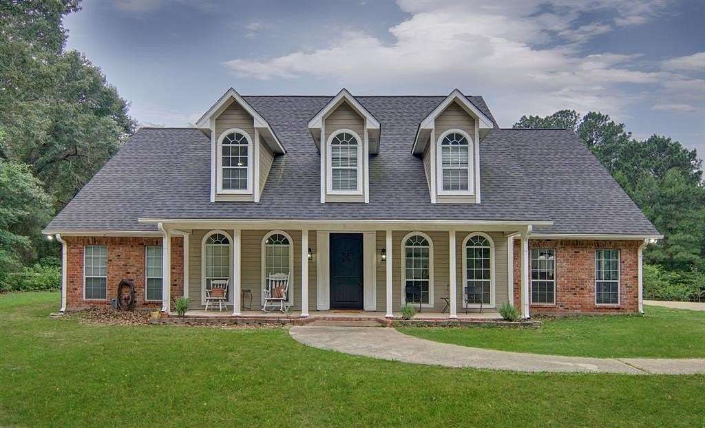 7 Acres of Residential Land with Home for Sale in Quitman, Texas