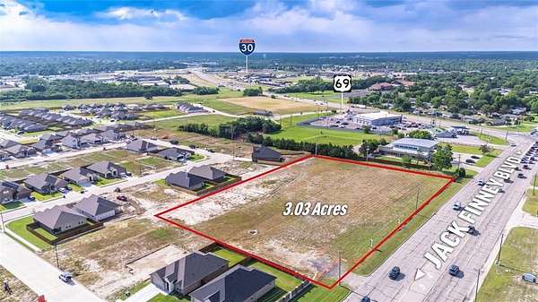 3 Acres of Mixed-Use Land for Sale in Greenville, Texas