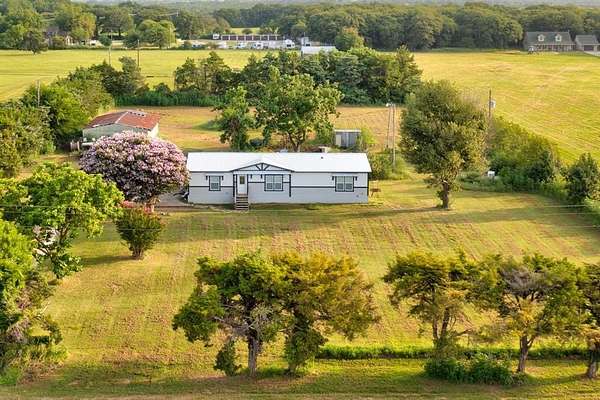 2 Acres of Residential Land with Home for Sale in Pilot Point, Texas