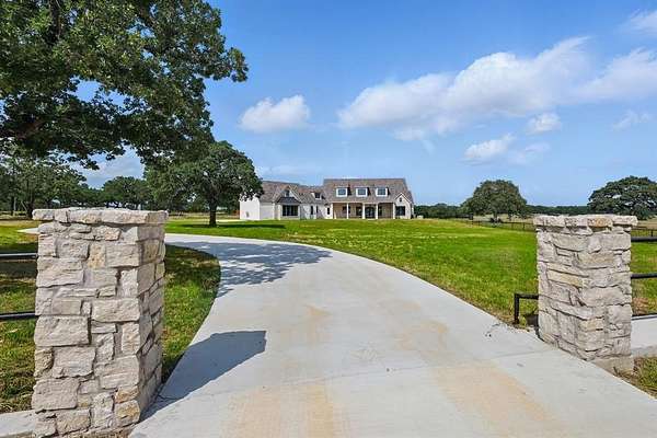 82 Acres of Land with Home for Sale in Sunset, Texas