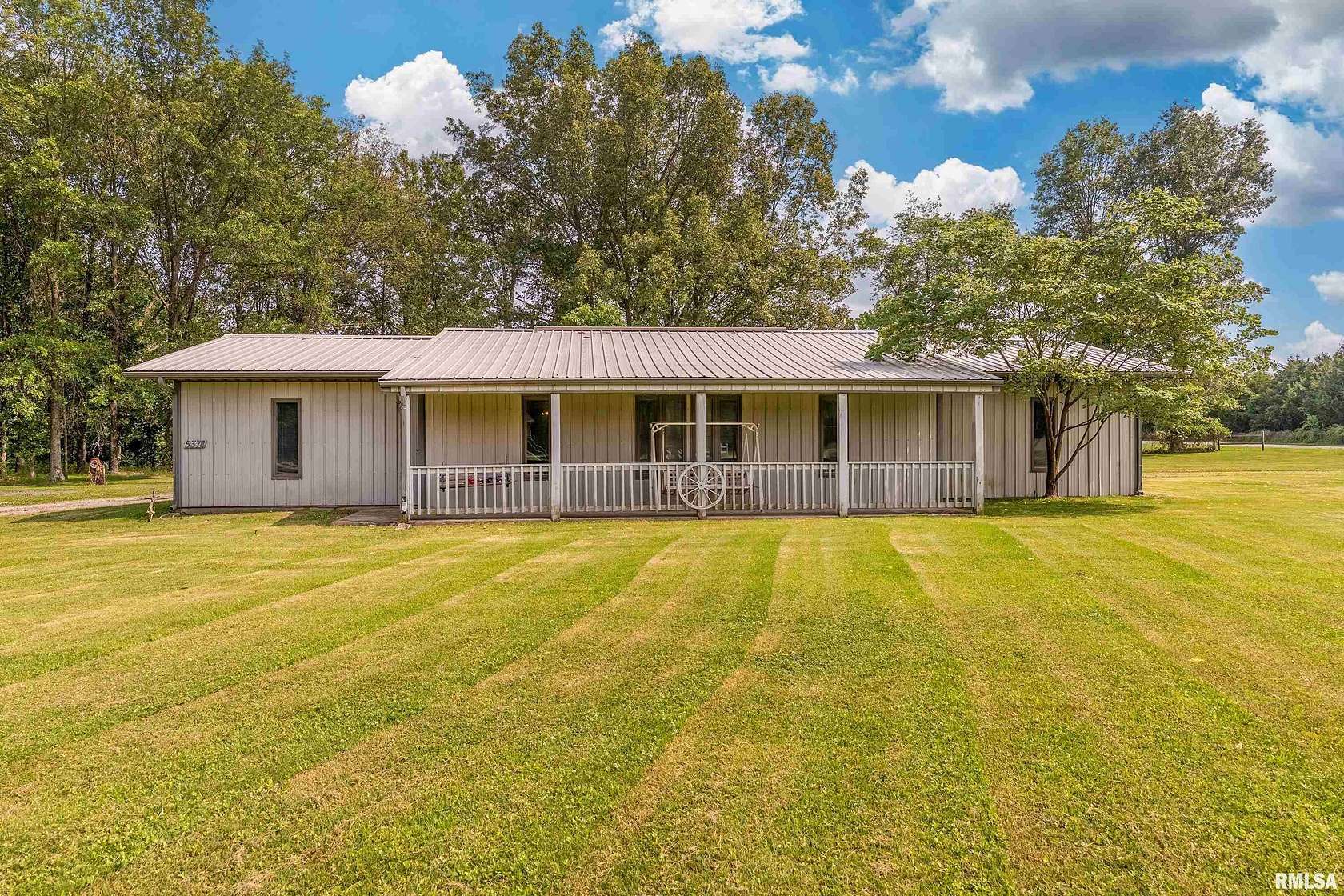 4 Acres of Residential Land with Home for Sale in Mulkeytown, Illinois