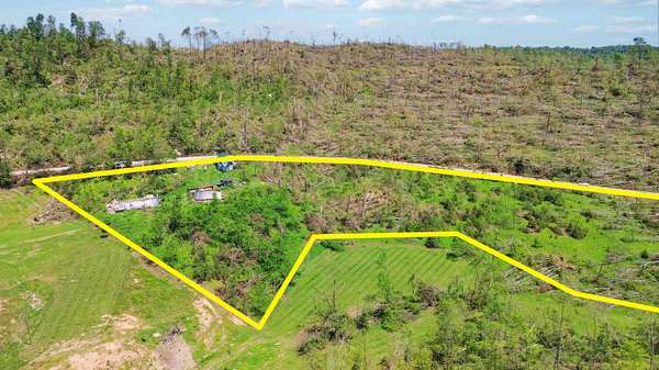 5.69 Acres of Residential Land with Home for Sale in Somerset, Kentucky