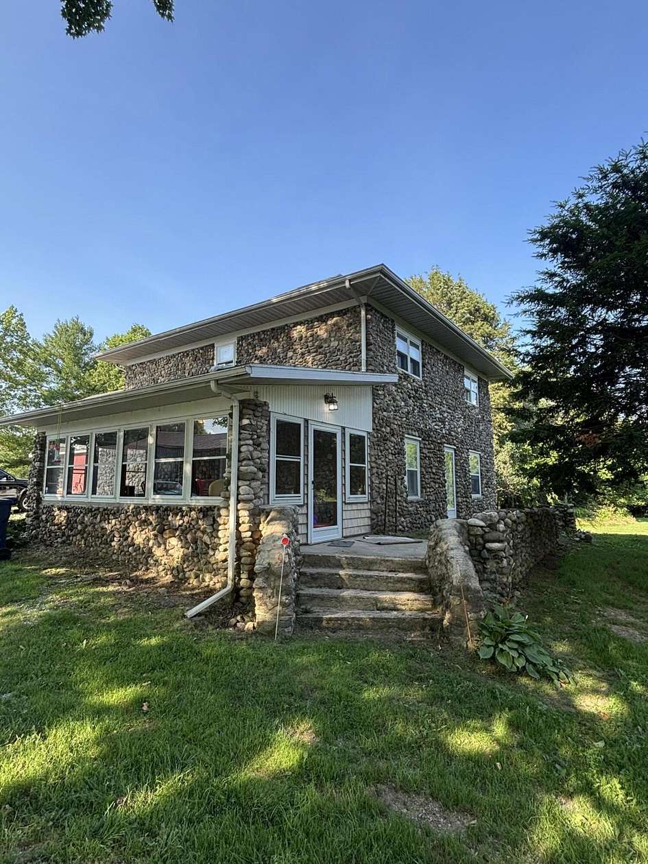 10.4 Acres of Land with Home for Sale in Buchanan, Michigan