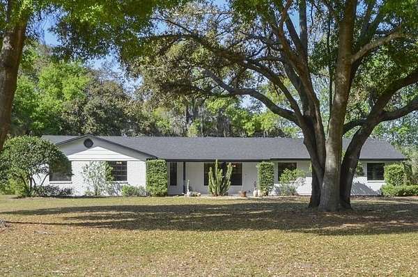 2 Acres of Residential Land with Home for Lease in Windermere, Florida