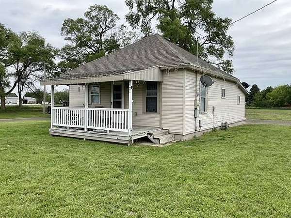 1.5 Acres of Residential Land with Home for Sale in Sutherland, Nebraska