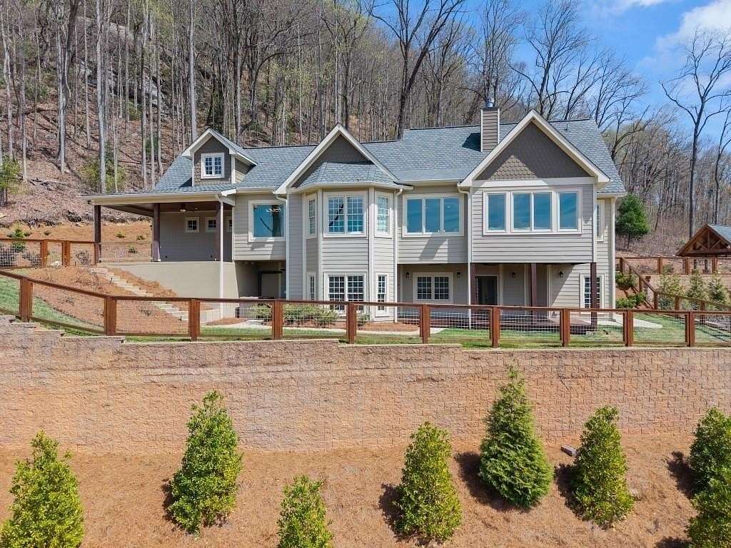 9 Acres of Residential Land with Home for Sale in Tiger, Georgia