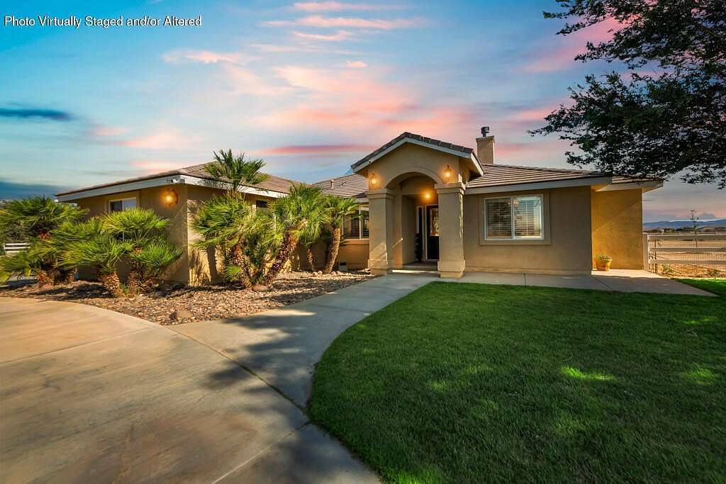 2.52 Acres of Residential Land with Home for Sale in Lancaster, California