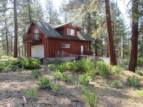 25 Acres of Recreational Land with Home for Sale in Chiloquin, Oregon