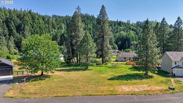 0.45 Acres of Residential Land for Sale in White Salmon, Washington