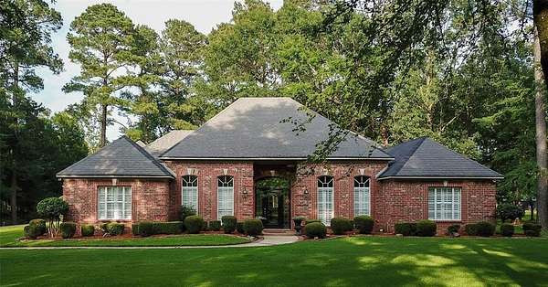 8.5 Acres of Residential Land with Home for Sale in Texarkana, Texas