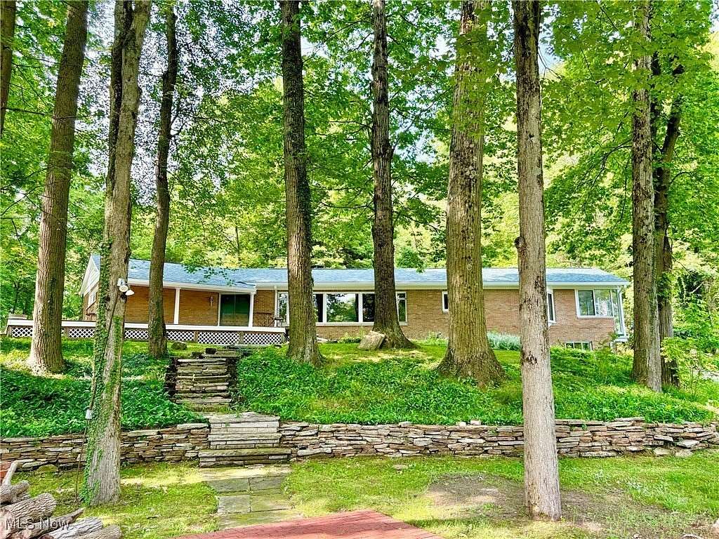 2.12 Acres of Residential Land with Home for Sale in Brecksville, Ohio