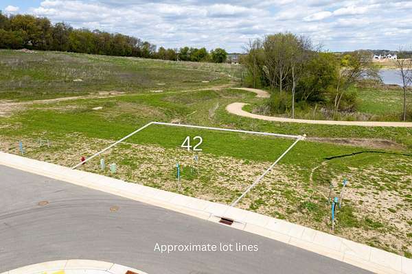 0.1 Acres of Residential Land for Sale in Middleton, Wisconsin