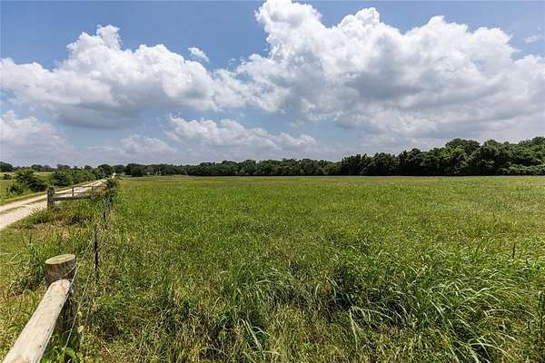 9.44 Acres of Land for Sale in New Ulm, Texas