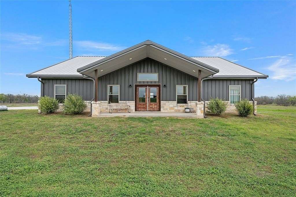 10 Acres of Residential Land with Home for Sale in Troy, Texas