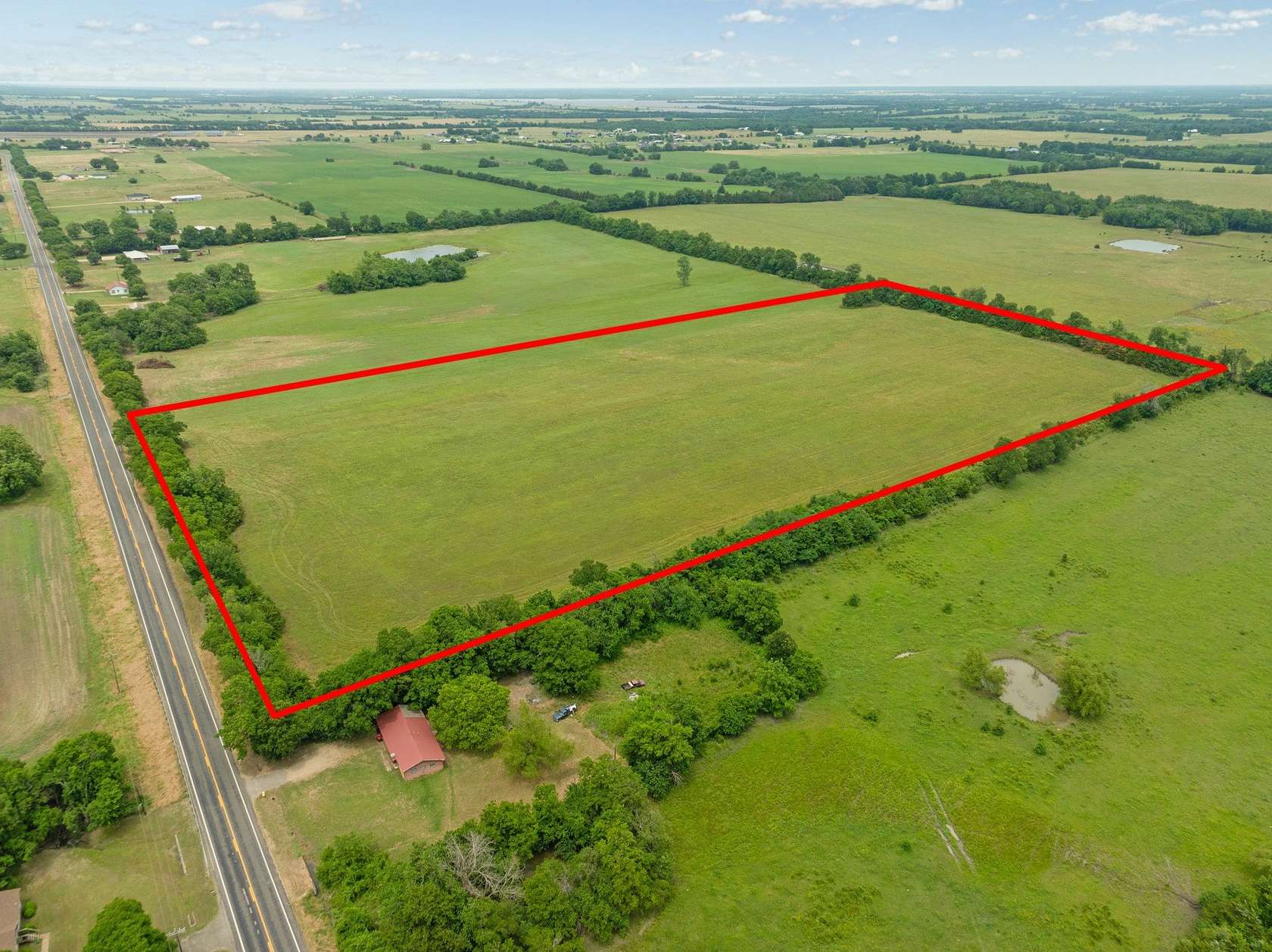 18.2 Acres of Agricultural Land for Sale in Paris, Texas