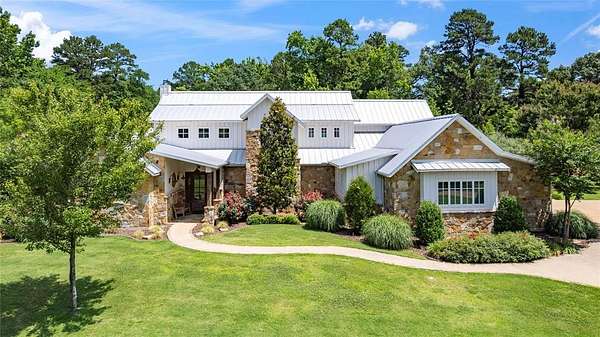 41 Acres of Recreational Land with Home for Sale in Mount Vernon, Texas