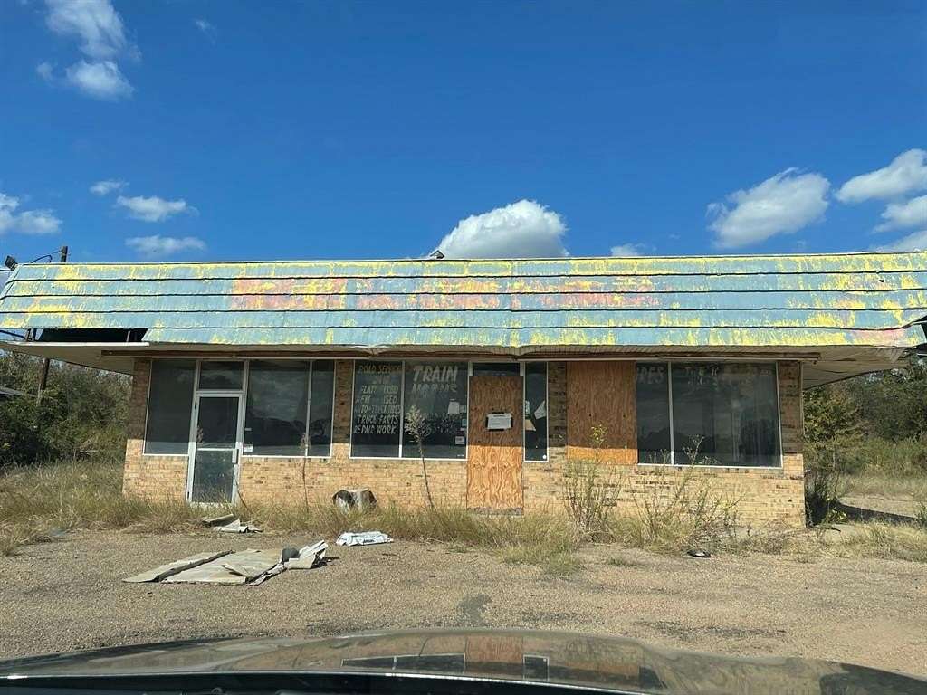 0.95 Acres of Commercial Land for Sale in Van, Texas