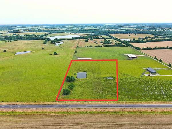 7.25 Acres of Residential Land for Sale in Paris, Texas