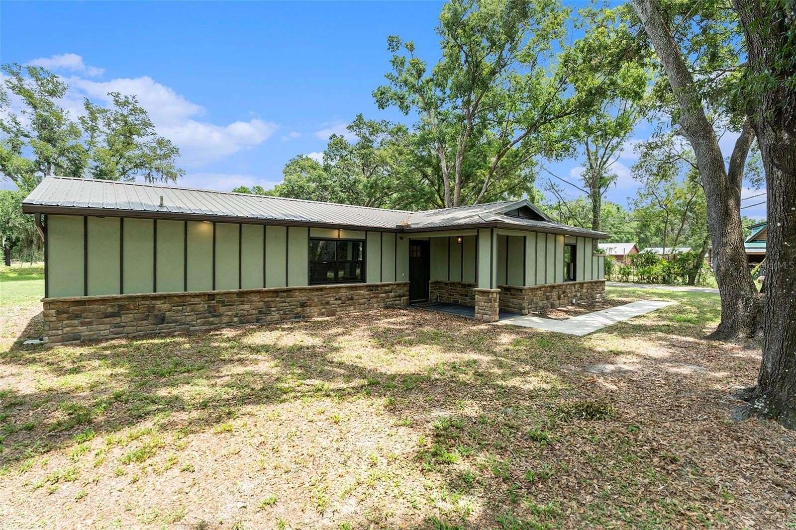 2.13 Acres of Residential Land with Home for Sale in Plant City, Florida