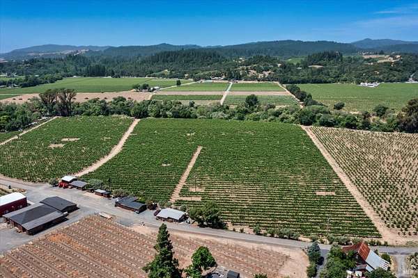 17 Acres of Land for Sale in Healdsburg, California