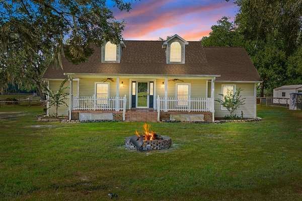 10 Acres of Land with Home for Sale in Umatilla, Florida