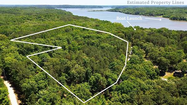 12 Acres of Recreational Land for Sale in Big Sandy, Tennessee