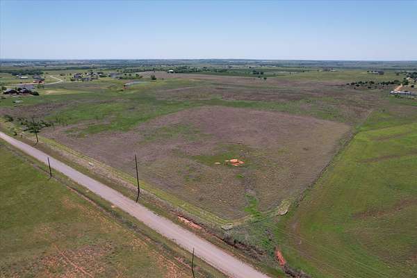 13 Acres of Land for Sale in Clinton, Oklahoma