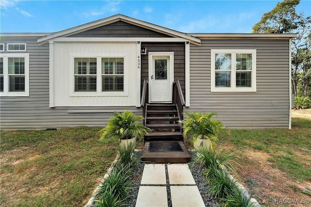 5 Acres of Residential Land with Home for Sale in Crystal River, Florida