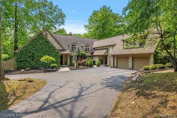 10 Acres of Residential Land with Home for Sale in Oxford, Michigan