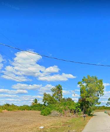 Residential Land for Sale in Cape Coral, Florida
