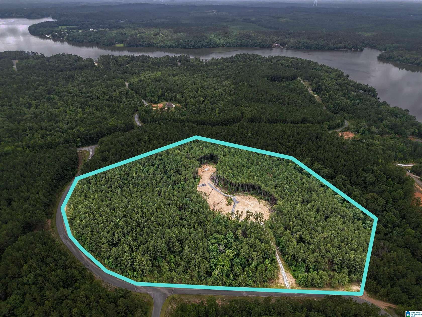 16 Acres of Land for Sale in Sylacauga, Alabama
