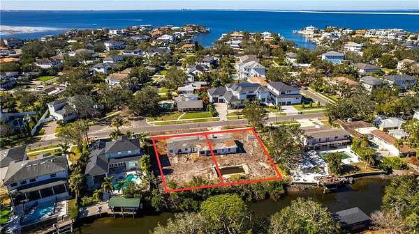 0.51 Acres of Residential Land for Auction in Tampa, Florida